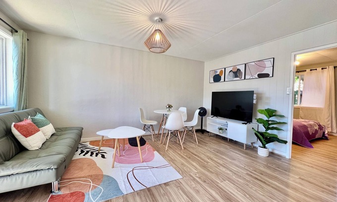 McCully - Moiliili Apartamento | Tranquil Ground Floor Unit Central Honolulu w/ AC