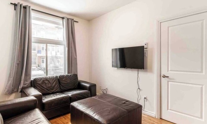 Verdun Apartamento | Tranquil Haven in Verdun: Your Home Away from Home