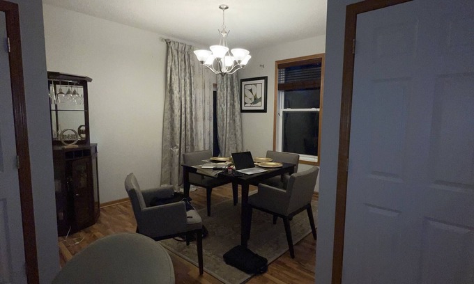 Brooklyn Park Casa | Tranquil Haven: Spacious- 2 bd 3ba home. 15 minutes from Downtown Minneapolis!