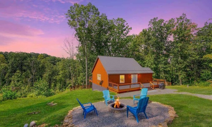 Hallsville Cabina | Tranquil Heights Cabin In Hocking Hills- HOT TUB!