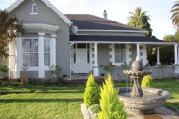 Komani Casa | Tranquil House B&B 10 Berry St