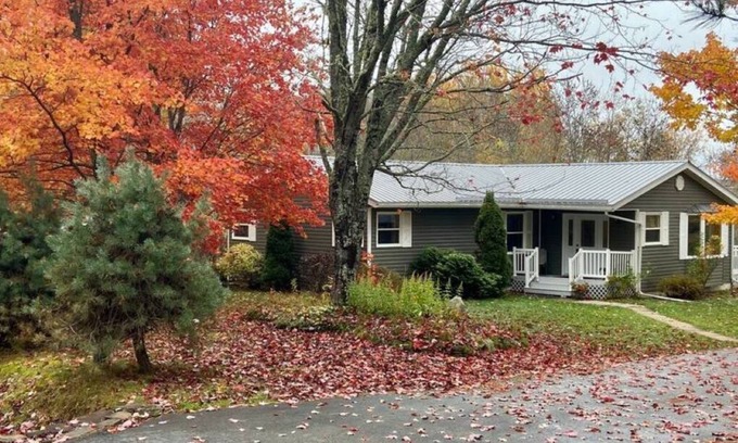 Springfield Apartamento | Tranquil lake house retreat at Washademoak Lake close to ATV trails