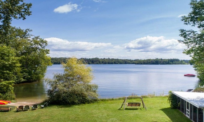 Pittsfield Casa | Escapada tranquila de la casa del lago en el lago Onota