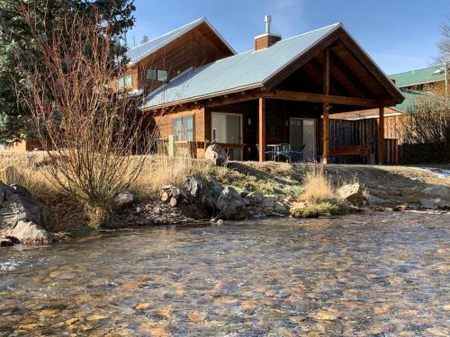 Red River Casa | Tranquil Little Cabin On The River With High Speed Wifi