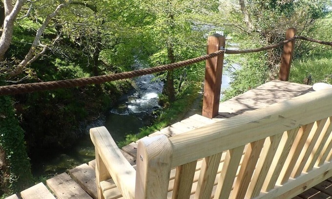 Machynlleth Cabina | Tranquil Lodge Retreat in Penegoes