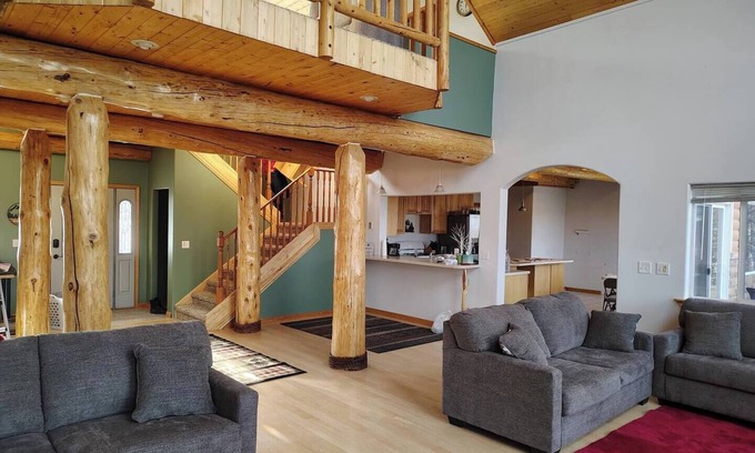 Kenai Cabina | Tranquil lodge with a million-dollar view in Kenai - 4 bedrooms available