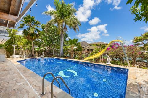 Portlock Casa | Tranquil Marina Front Pool House Resort