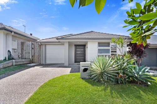 North Lakes Casa | Tranquil Retreat Brisbane North