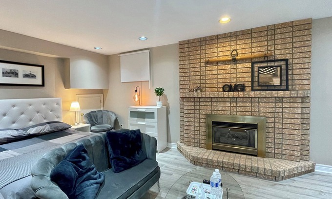 Willowdale Casa | Retiro Tranquilo: ¡Un Acogedor Espacio Independiente Te Espera en North York!