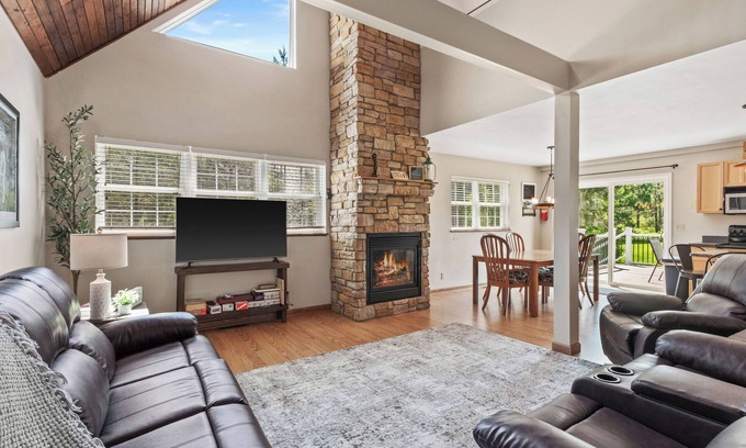 Rome Casa | Tranquil Retreat on Lake Arrowhead Golf Course