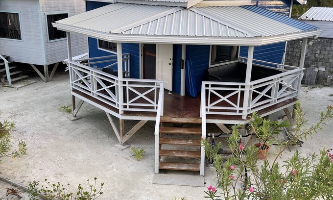 Cayo Corker Cabaña | Tranquil romantic getaway