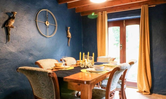 St Austell Cabaña | Tranquil six Sleeper Cottage on a Farm With Pool
