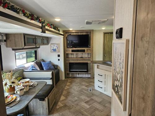 Conover Casa | Tranquil Stay Close to Hotspots