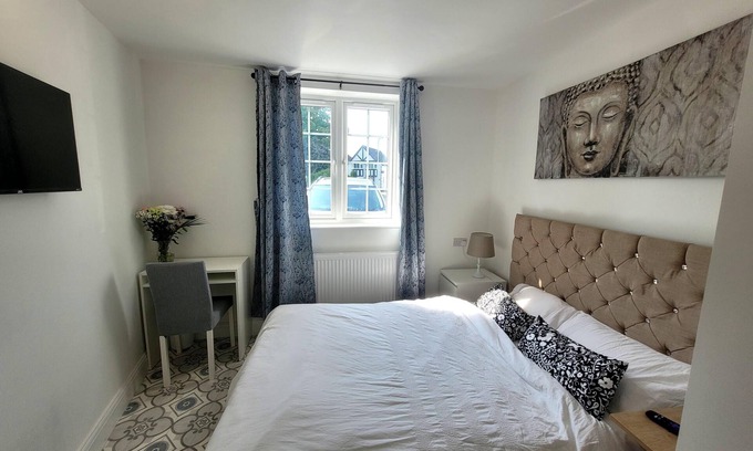 South Ruislip Apartamento | Tranquil Studio Retreat with free parking