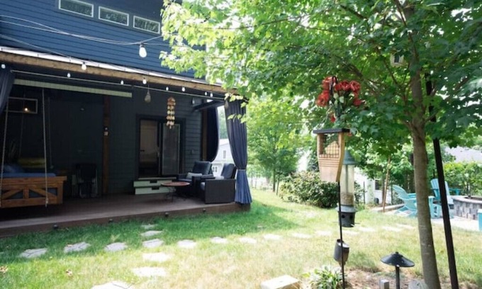 Herndon Apartamento | Tranquil Sugarland Retreat Close to Airport/Metro
