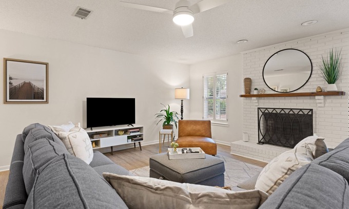 Brunswick Casa | Tranquil Tides Retreat | 3 Bed, 2 Bath Pet-Friendly