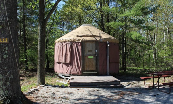 Sturgeon Bay Complejo | Tranquil Timbers Yurt 3
