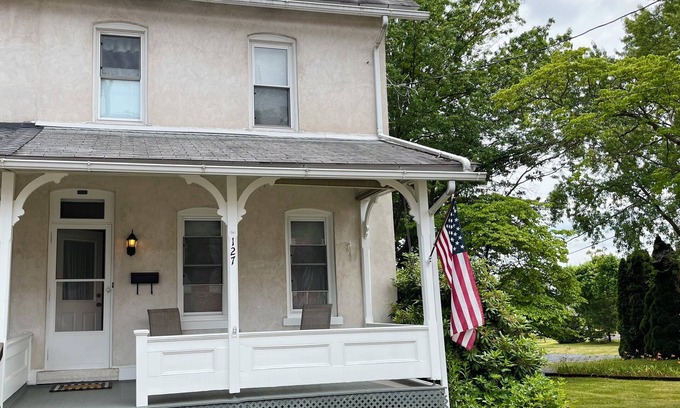 Blooming Glen Casa | Tranquil townhome in Perkasie borough