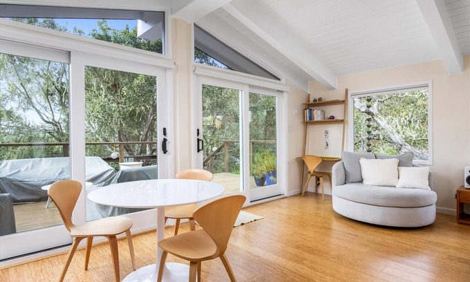 San Simeon Casa | Tranquil Treehouse - EV Charger