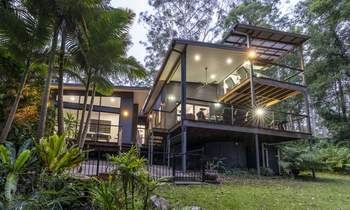 Smiths Lake Casa | Tranquil tropical oasis. Just a short walk to the lake.