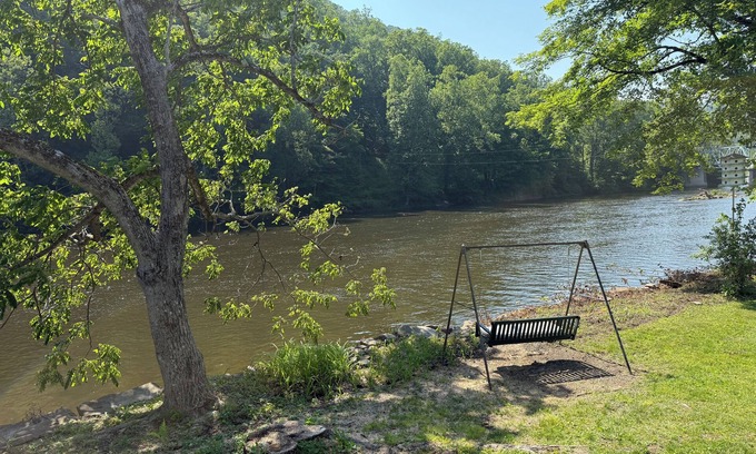 Rowlesburg Casa | Tranquil updated 2-bedroom home on Cheat River in Rowlesburg, WV