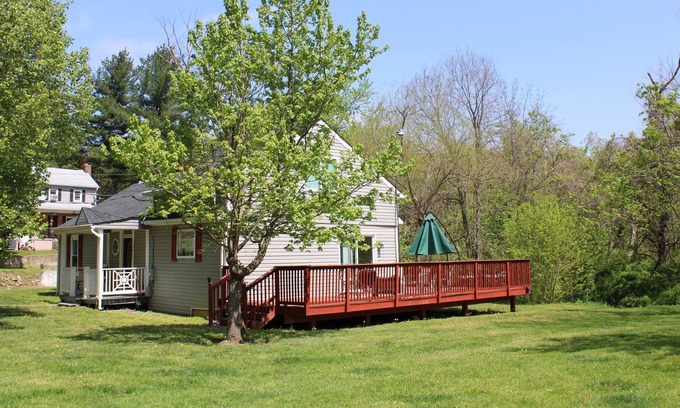 Brownsville Casa | *Tranquil Valley Cottage*