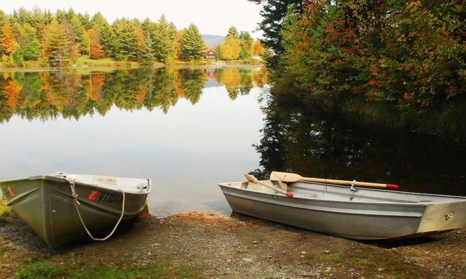 Jeffersonville Cabina | Tranquil Vermont Cabin: Dog-Friendly, Scenic Views