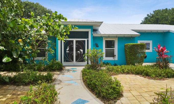 North Beach Casa | Tranquil Vero Beach Home – Private Pool + Special Booking Discounts!