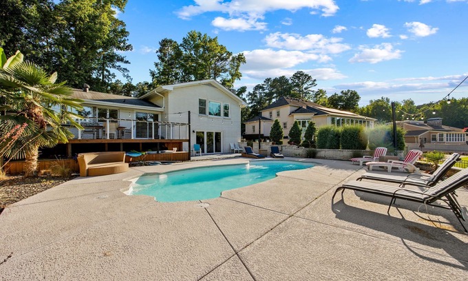 Jonesboro Casa | Tranquil Waters Lakehouse: Private Pool and Dock