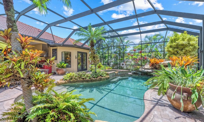 Saint Armands Key Casa | Tranquility | 4000 Sqft of Luxury - Private Pool/Spa, Walk Everywhere!