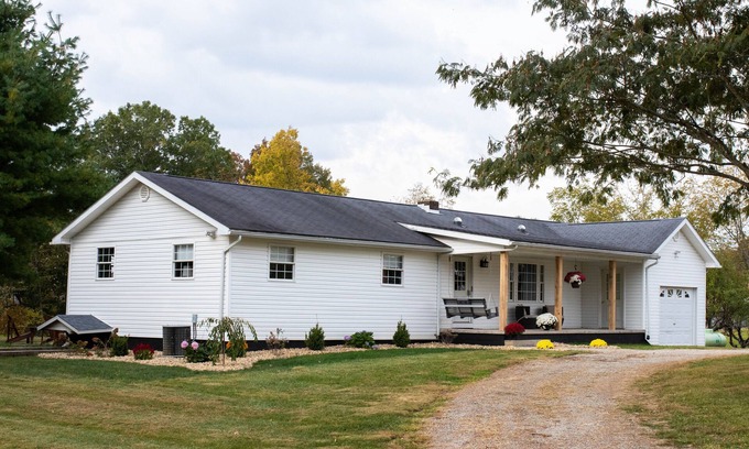 West Union Casa | Tranquility Cottage | 3 Bed, 1.5 Bath