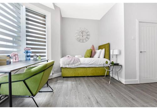 Northumberland Park Apartamento | Tranquility in Bloom: Refreshing 2BR Apartment