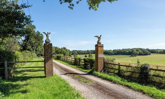 Basingstoke Cabaña | Tranquility, In grounds of Dower house on large country estate in the Candover's