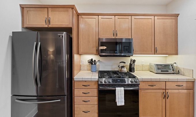 Southern Crossing Apartamento | Tranquility On The Bluffs 3 Bedroom Townhouse by RedAwning