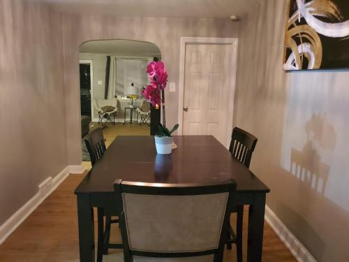 Collingdale Casa | Tranquility Room by the Airport -Shared space