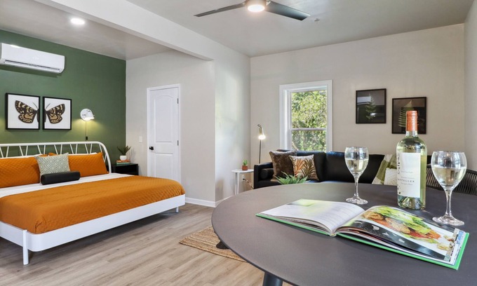Savannah Casa | Tranquility Terrace Studio