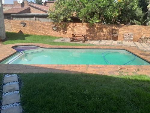 Kempton Park Apartamento | Transit Haven - 2 Bed Retreat