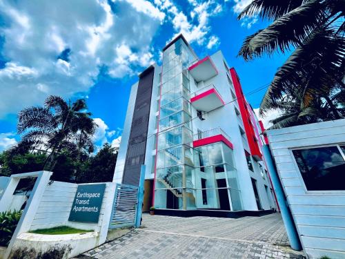 Nedumbassery Apartamento | Transit suites by Habitat