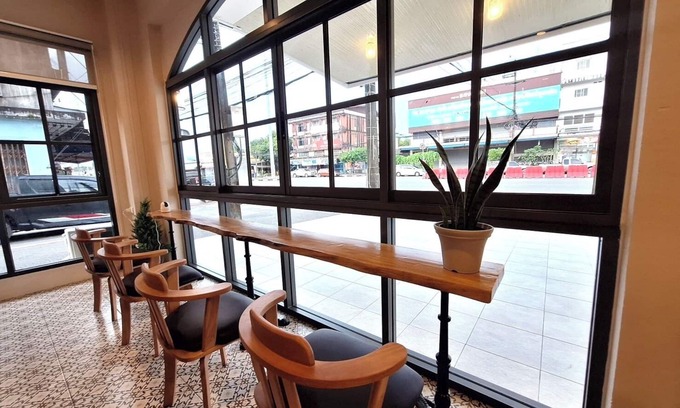 Bang Phra Hotel | Trat Hometown