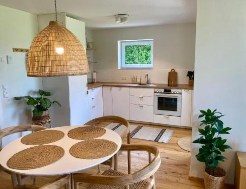Christazhofen Apartamento | Traumhafte & neu eingerichtete FeWo "Timeless" - dein Stilvoller Rückzugsort im Allgäu