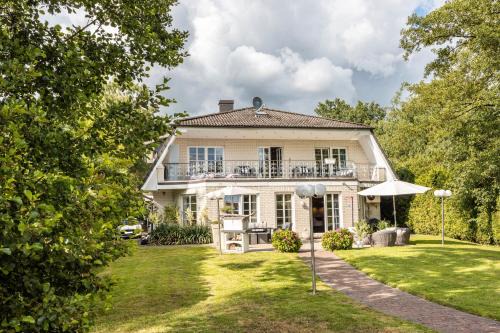 Bergedorf Casa | Traumhaus Whirlpool Sauna Grill