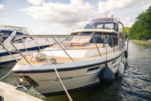 Bad Saarow Alquiler De Eote | TraumZeitBoot Susan Yacht - exklusiver Festlieger in perfekter Lage am Scharmützelsee Bad Saarow