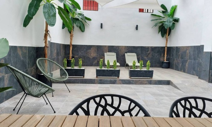 En Corts Apartamento | Travel Habitat Ruzafa Green House Patio