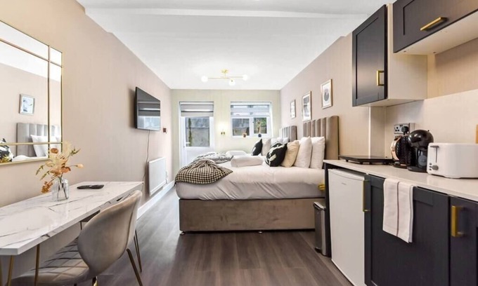Seven Sisters Apartamento | Traveler's Den - Stylish Studio in Central