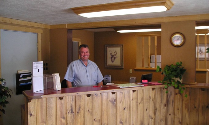 West Yellowstone Hotel | Traveler's Lodge
