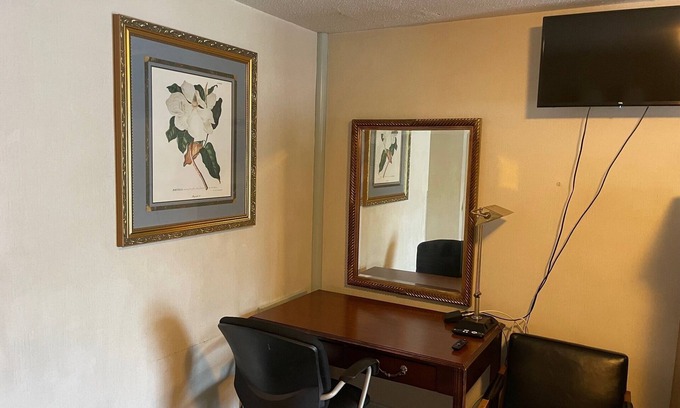 Huntington Hotel | Traveler's Motel