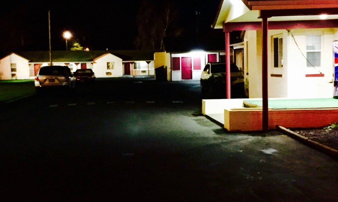 Salem Hotel | Travelers Inn Motel