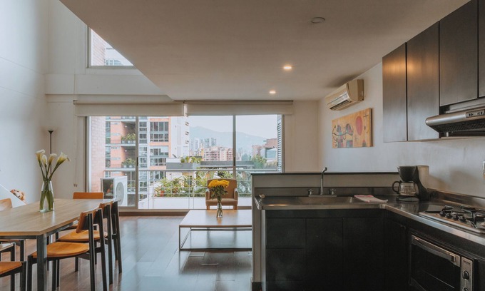 El Tesoro Apartamento | Travelers Orange Suites