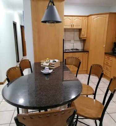 L'Agulhas Casa | Travellers Treat Agulhas 8 sleeper