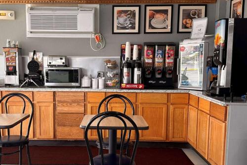 Bloomington Hotel | Travelodge by Wyndham Bloomington